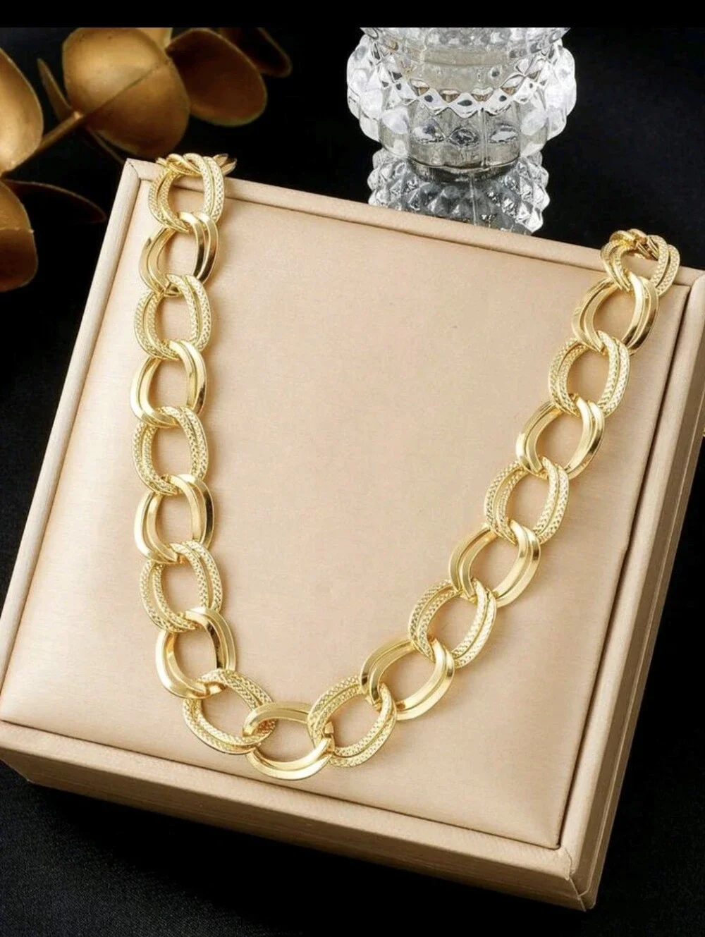 N/A stylish gold